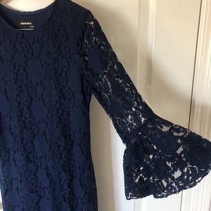 Great lace party dress in navy blue.